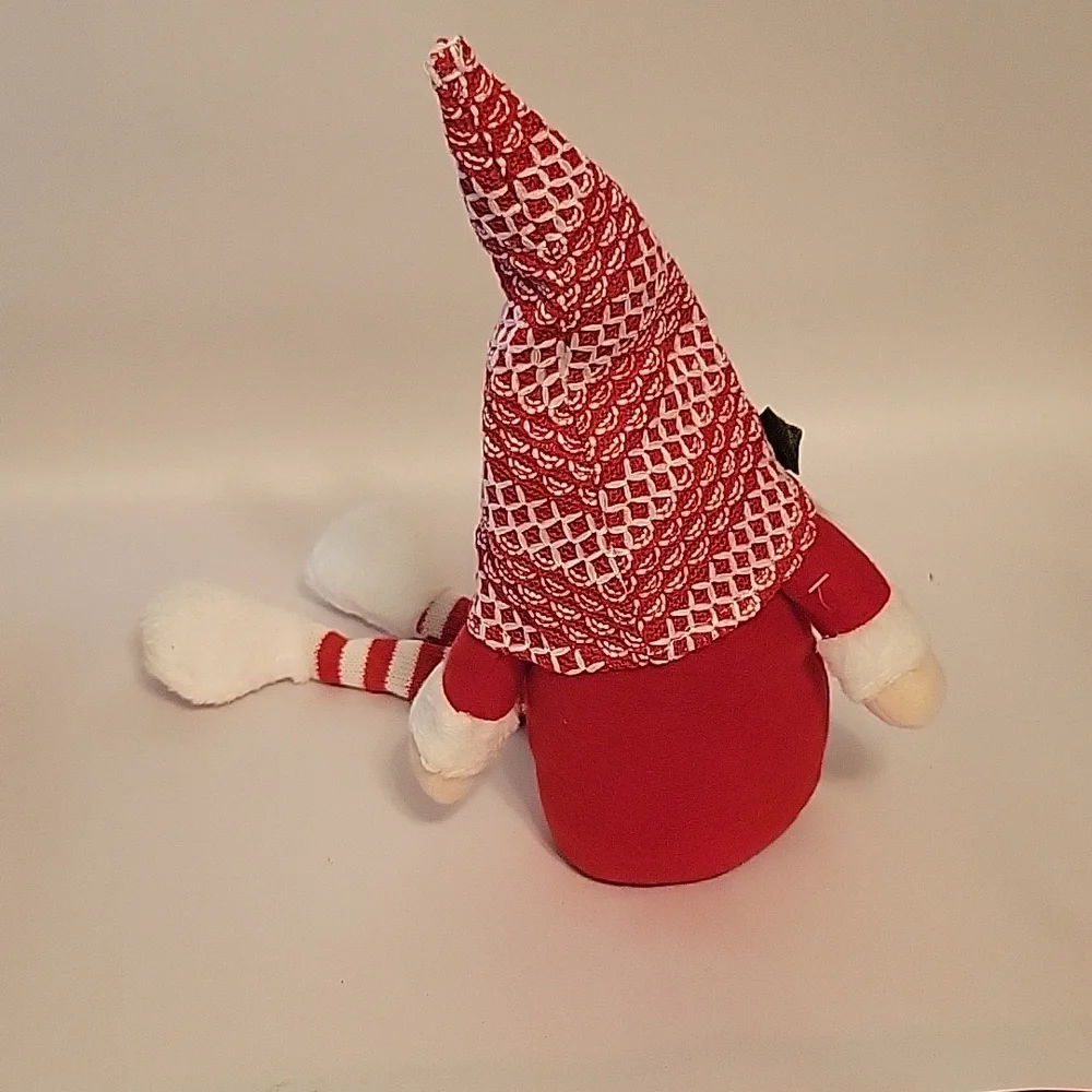 Gnome Shelf Sitter